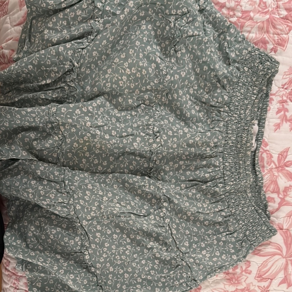 Hollister Green Patterned Skirt